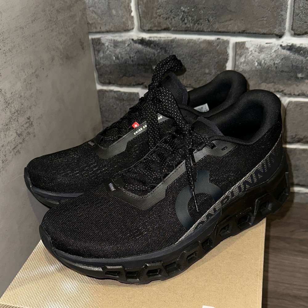 On Cloudmonster 2 Women’s size 9.5